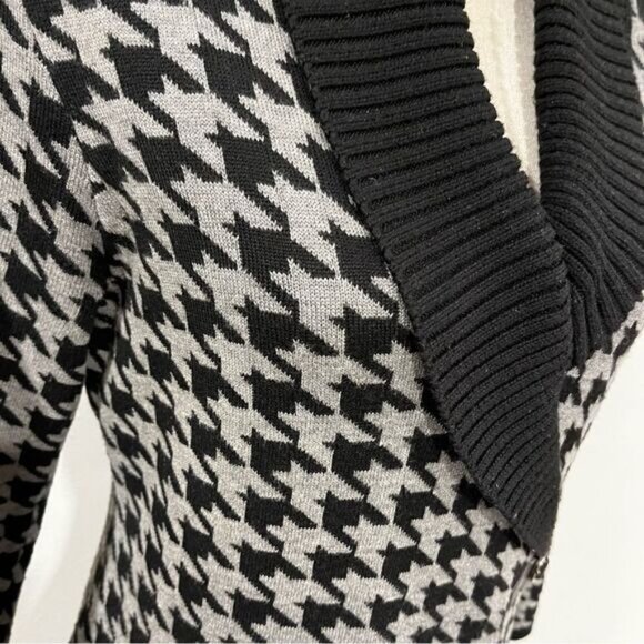 Calvin Klein v-neck houndstooth print sweater dress - Picture 5 of 12